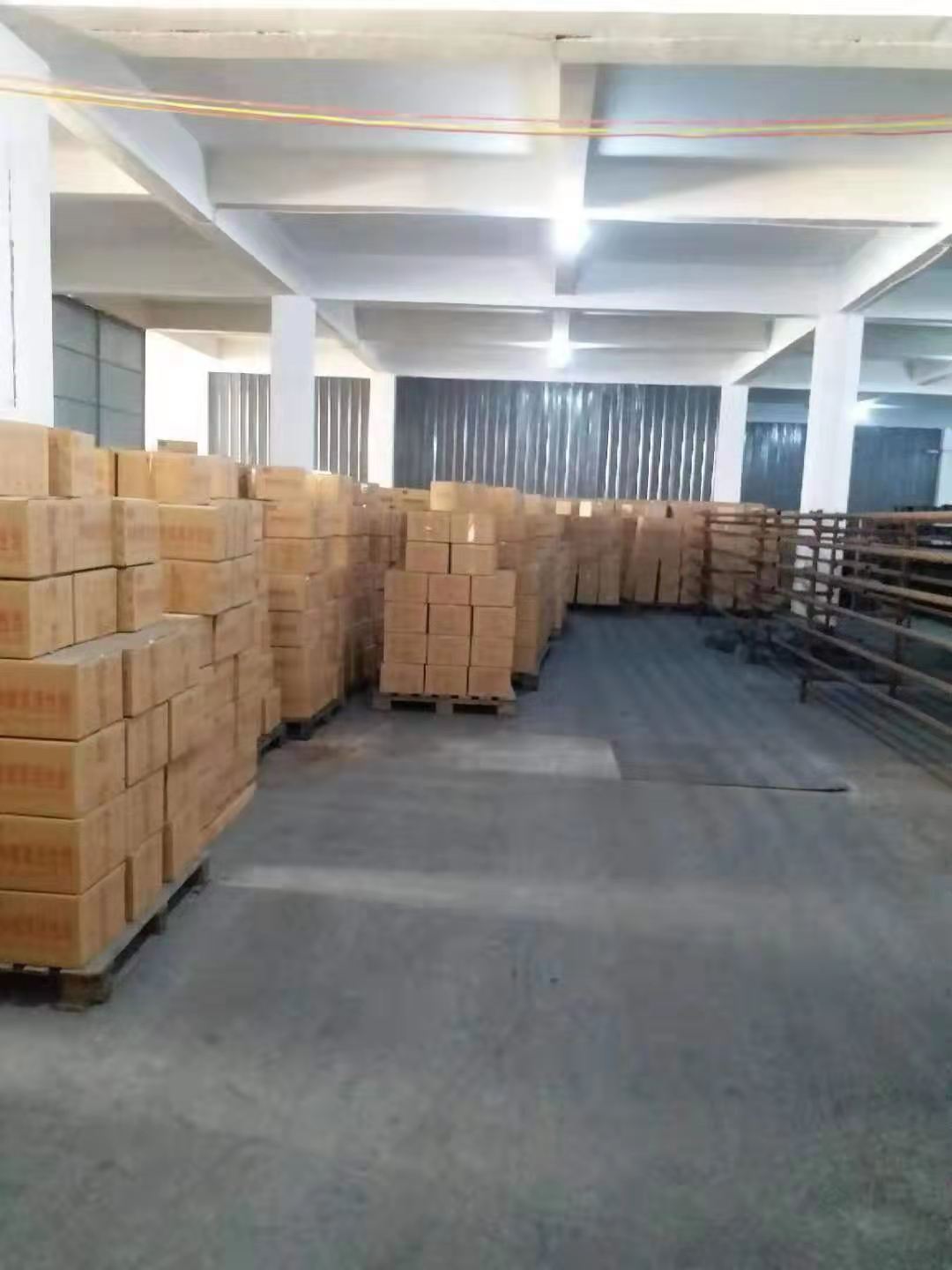 存放<a href=http://m.vms4030.com/fwzhxt/ target=_blank class=infotextkey>蜂窩活性炭</a>倉庫