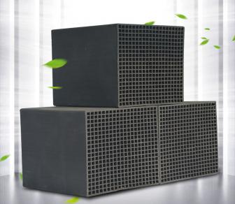  蜂窩活性炭與顆?；钚蕴啃Ч容^